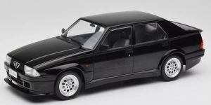 MOD18429 - Voiture de 1987 couleur noire - ALFA ROMEO 75 Turbo Evoluzione