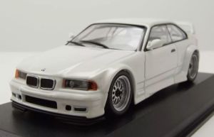 MXC940023381 - Voiture de 1993 couleur blanche - BMW M3 GTR E36