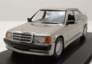 MXC940035600 - Voiture de 1984 couleur doré - MERCEDES 190E 2.3-16