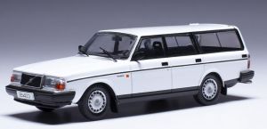 IXOCLC572N.22 - Voiture de 1988 couleur blanche - VOLVO 240GL