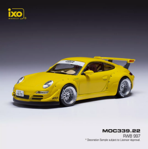 IXOMOC339.22 - Voiture de couleur jaune - PORSCHE RWB 997