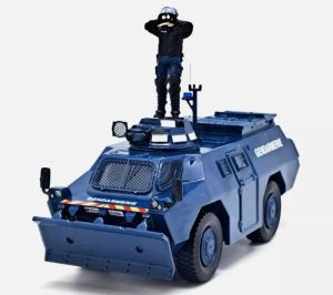 PER751 - Véhicule VBRG de la Gendarmerie Ste- Soline - Limité à 150 pièces - BERLIET VXB 170 avec lame et figurine