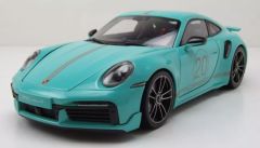 MNC113069077 - Voiture coupé de 2021 couleur verte désign sport - PORSCHE 911 turbos S