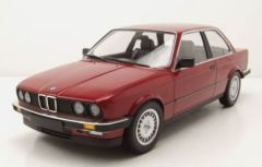 MNC155026008 - Voiture de 1982 couleur rouge - BMW 323i