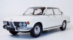 MNC155029202 - Voiture de 1968 couleur blanche - BMW 2500