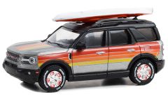 GREEN30417 - Voiture de 2022 avec kayak de la série FREE WHEELIN' BRONCO - FORD Bronco Sport Outer Banks