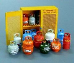 PLS518 - Accessoire d'atelier en kit et à peindre - Lot de Bouteilles de gaz