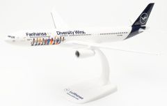 HER613897 - Avion de ligne - AIRBUS A330-300 Lufthansa Fanhansa - Diversity Wins