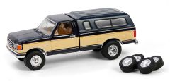 GREEN97160-E - Voiture sous blister de la série THE HOBBY SHOP - FORD F-150 XLT Lariat 1991 avec pneus de secours