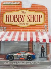 GREEN97160-F-GRIS - Voiture sous blister de la série THE HOBBY SHOP - NISSAN 370Z 2020 avec pilote couleur grise