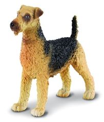 COLL88175 - Figurine de l'univers des animaux de la ferme - Chien de race Airedale Terrier