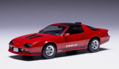 IXOCLC562N.22 - Voiture de couleur rouge de 1986 - CHEVROLET Camaro Iroc-Z