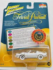 JLPC009-F-BLANC - Voiture sous blister de la série POP CULTURE 2022 - PONTIAC Firebird TA 1977 Blanc - TRIVIAL PURSUIT