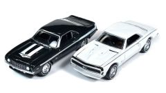 JLPK019A-2 - Voiture sous blister de la série TWIN PACK 2022 série A - CHEVROLET Camaro 1969 verte et CHEVROLET Camaro 1967 blanc - YENKO