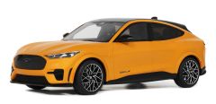 OT983 - Voiture de 2021 couleur orange - FORD Mustang MachE GT Performance