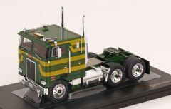 IXOTR184.22 - Camion solo de 1979 couleur vert et jaune – PERTERBILT 352 Pacmaker