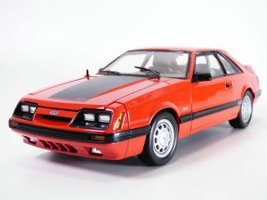 WEL12526ROUGE - Voiture de 1986 couleur rouge – FORD Mustang GT 5.0