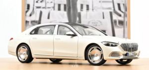 NOREV183918 - Voiture de 2021 couleur blanche – MERCEDES Maybach S 680 4 Matic