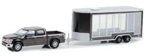 GREEN32280-D - Voiture sous blister de la série HITCH & TOW – FORD F-150 Lariat 4X4 2020 gris avec remorque vitrée