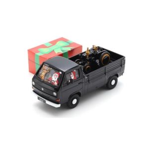 SCH3763 - Voiture avec Piccolo Bulldog - VOLKSWAGEN T3 Christmas 2024