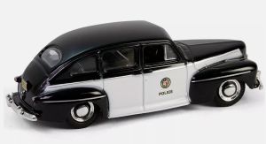 GREEN43040-A - Voiture sous blister de la série HOT PURSUIT - FORD Fordor de 1947