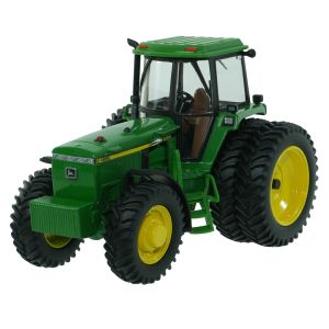 BRI43383 - Tracteur jumelé – Édition Prestige – JOHN DEERE 4960-  Disponible fin 2024