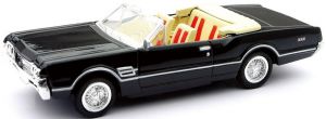 NEW48013M - Voiture cabriolet OLDSMOBILE 4-4-2 de 1966 couleur noir