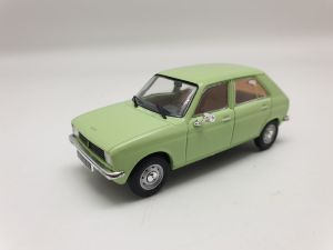 ODE169 - Voiture de 19725 couleur vert pistache - PEUGEOT 104 – Edition limitée à 504 unités