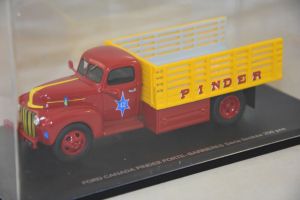 PER121 - Camion du cirque PINDER limité à 250 pièces - FORD Canada Type C 598 de 1947